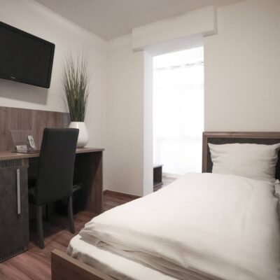Modernes Einzelzimmer im Hotel Altavilla in Schwetzingen